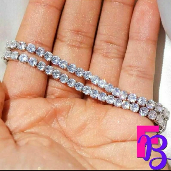 10 CT Diamond Tennis Bracelet - Picture 2 of 5